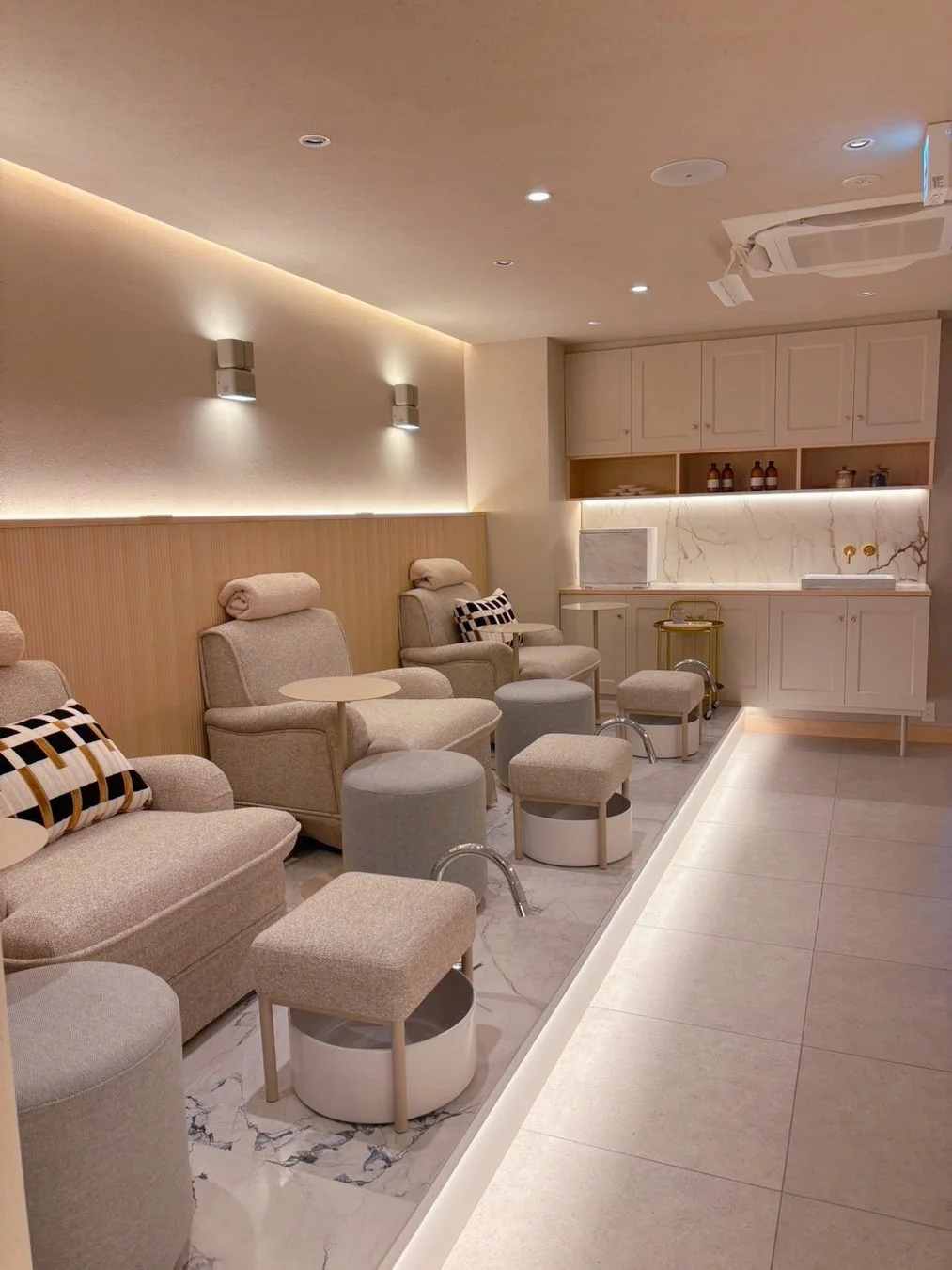 ネイルサロンまたはスパの内部