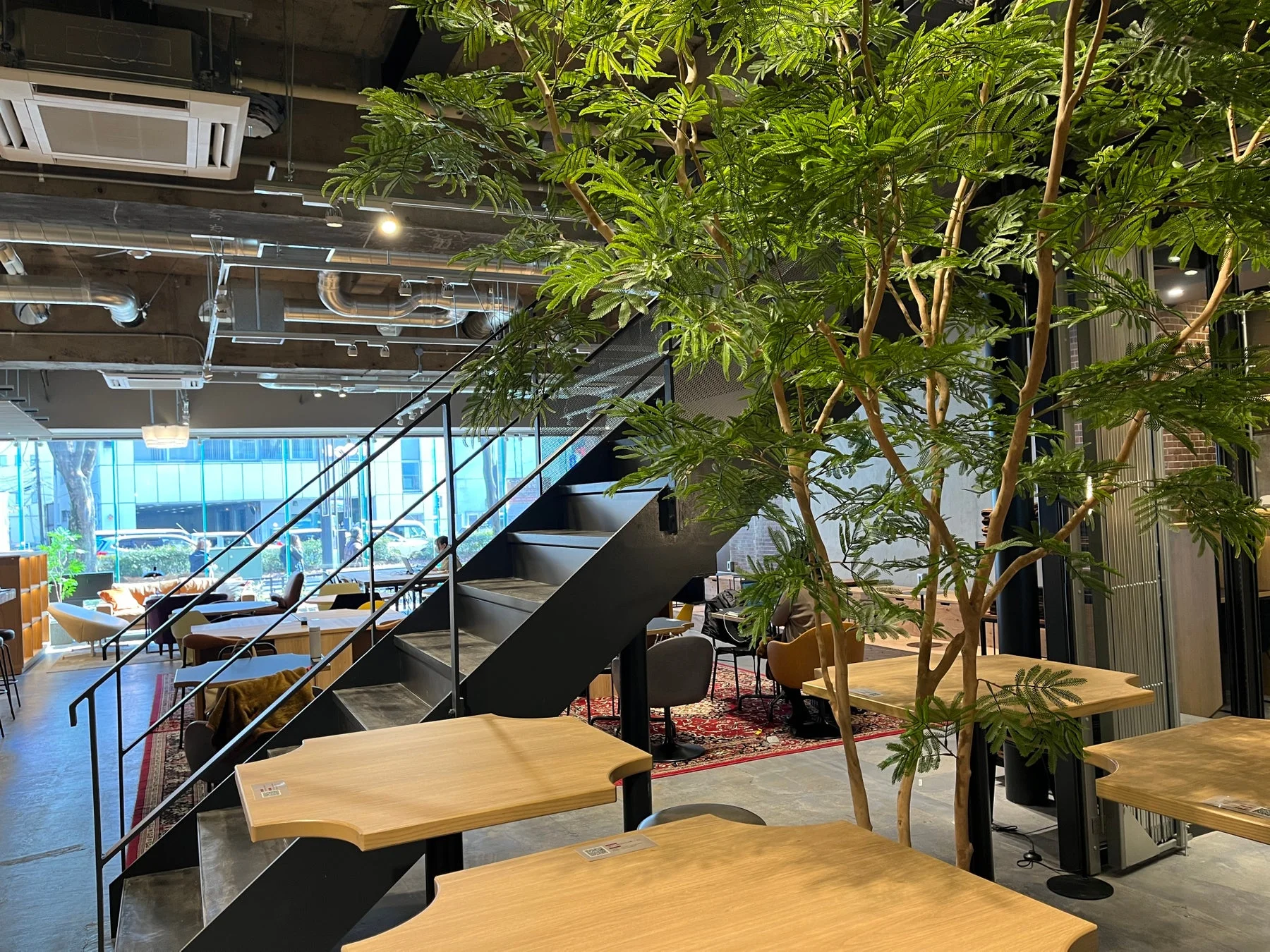 カフェのような雰囲気の空間設計