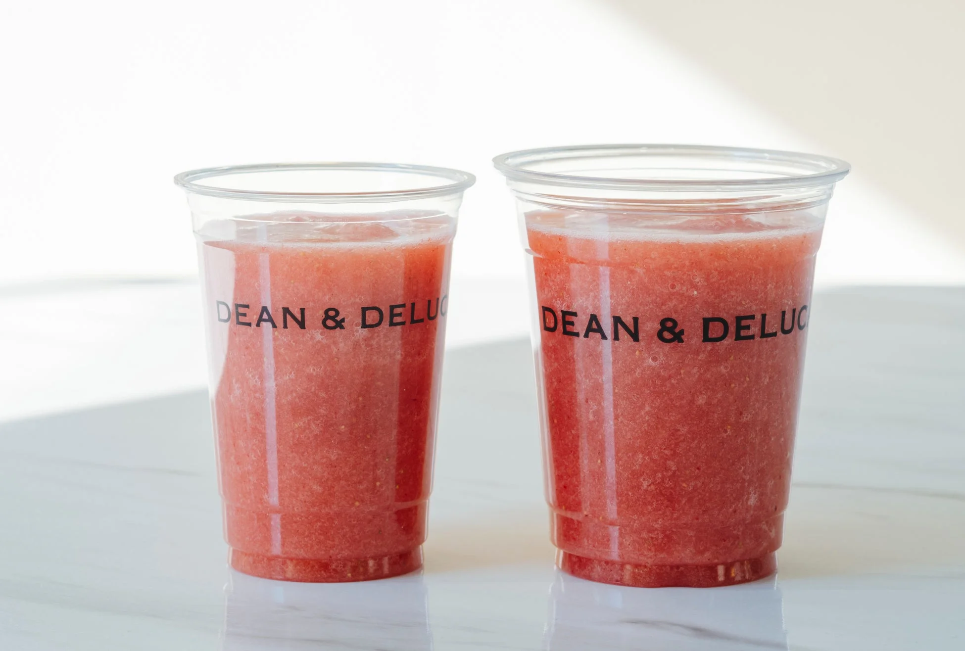 2つのあまおうストロベリージュース