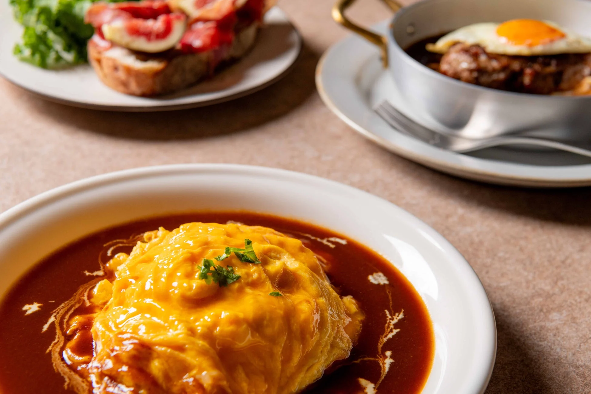 UMIKAZE KITCHENの豪華な洋食プレート