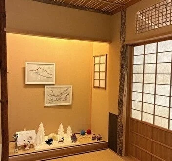 会場に展示されたあみぐるみ