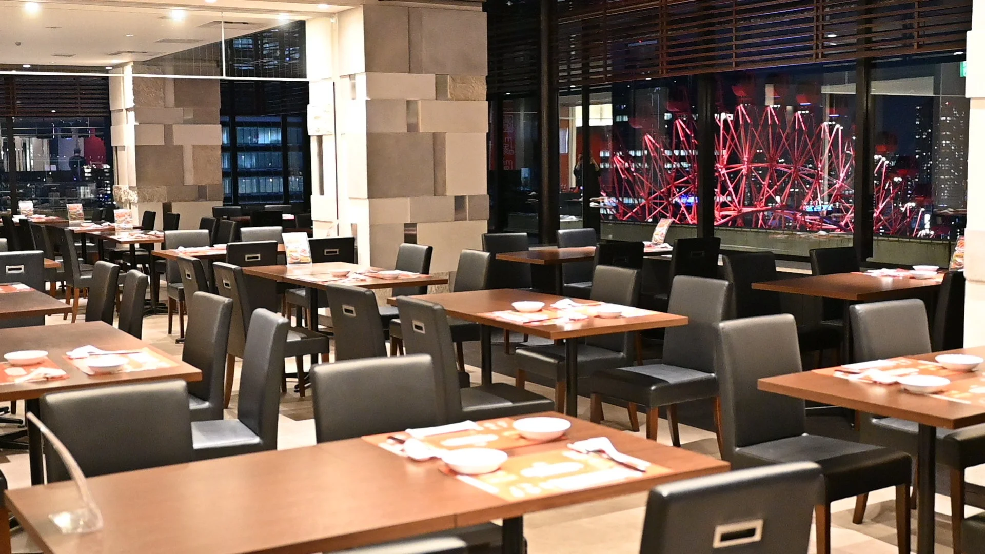 DimDimSum 大阪本店の夜景