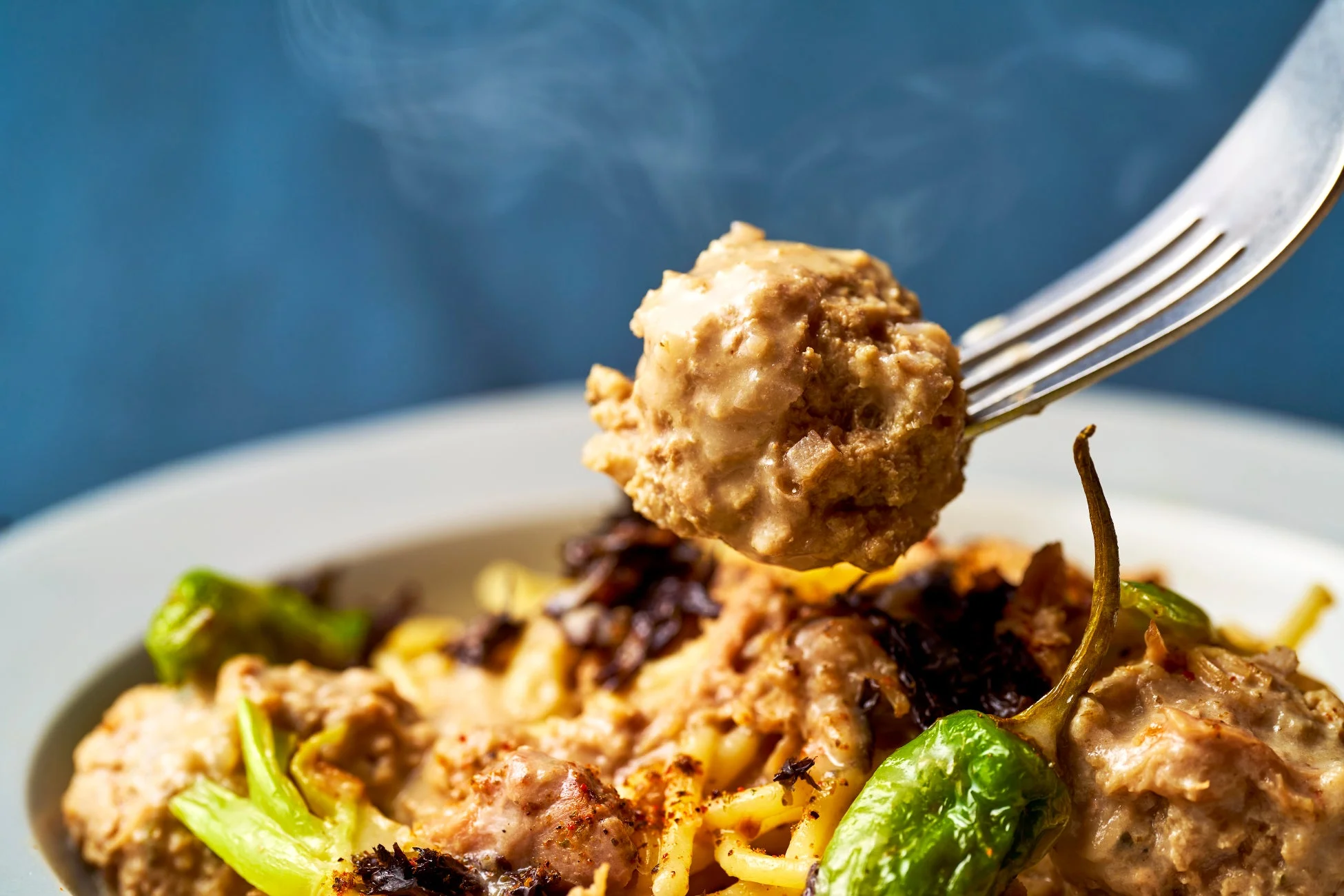 京鴨と菊芋のパスタ 黒七味添えのクローズアップ