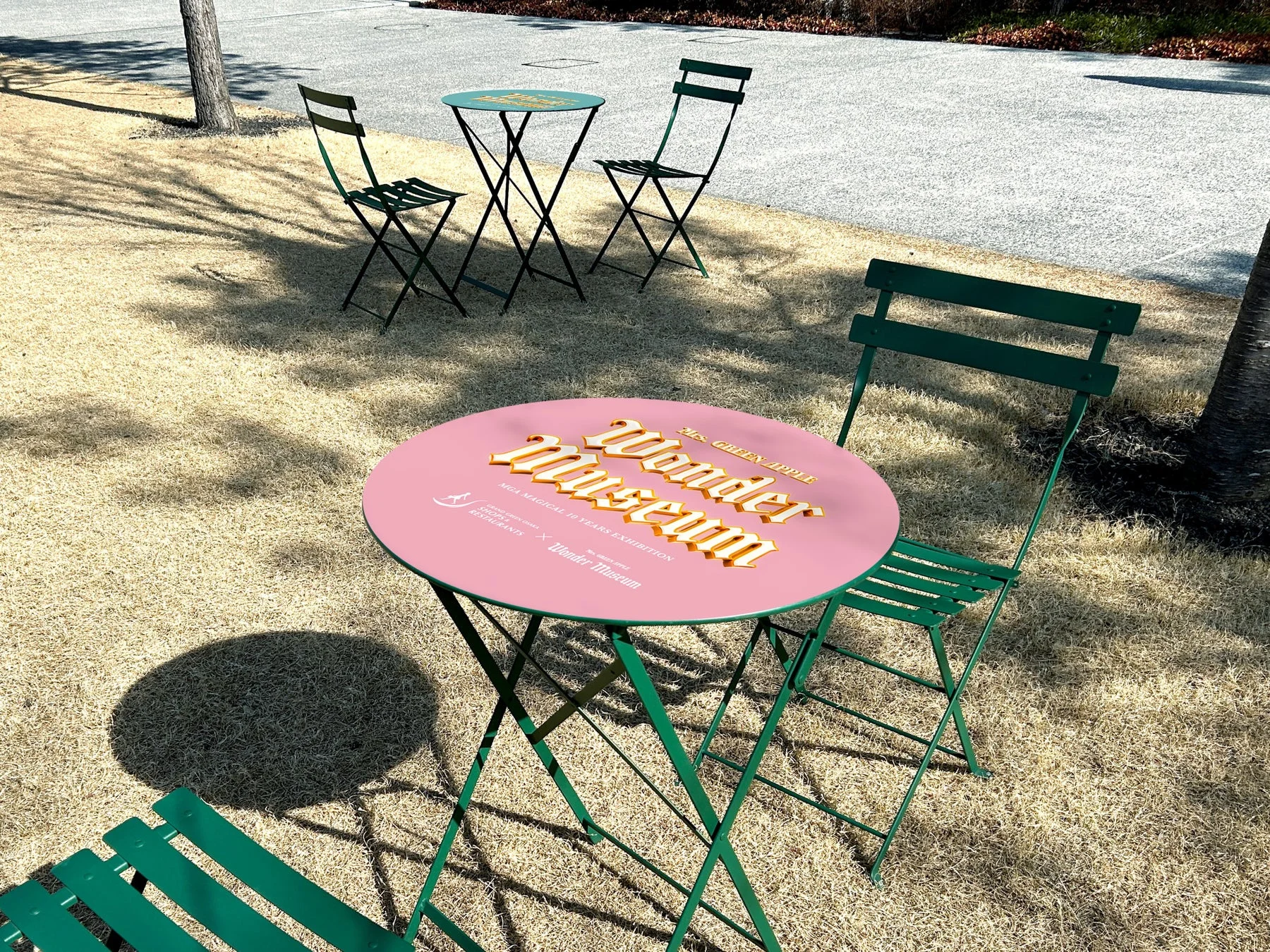 Mrs. GREEN APPLE Wonder Museumコラボの屋外カフェスペース