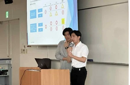 上智大学連携講座での学生による最終発表(2班)