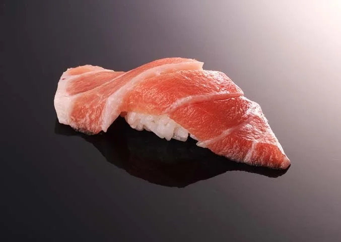 鮨とと吟の大トロ握り