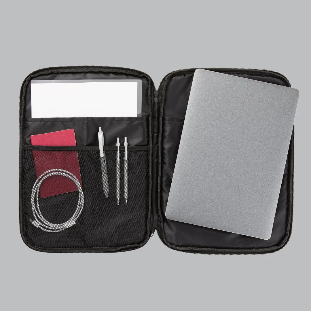 黒ねこA4マルチケースの内部