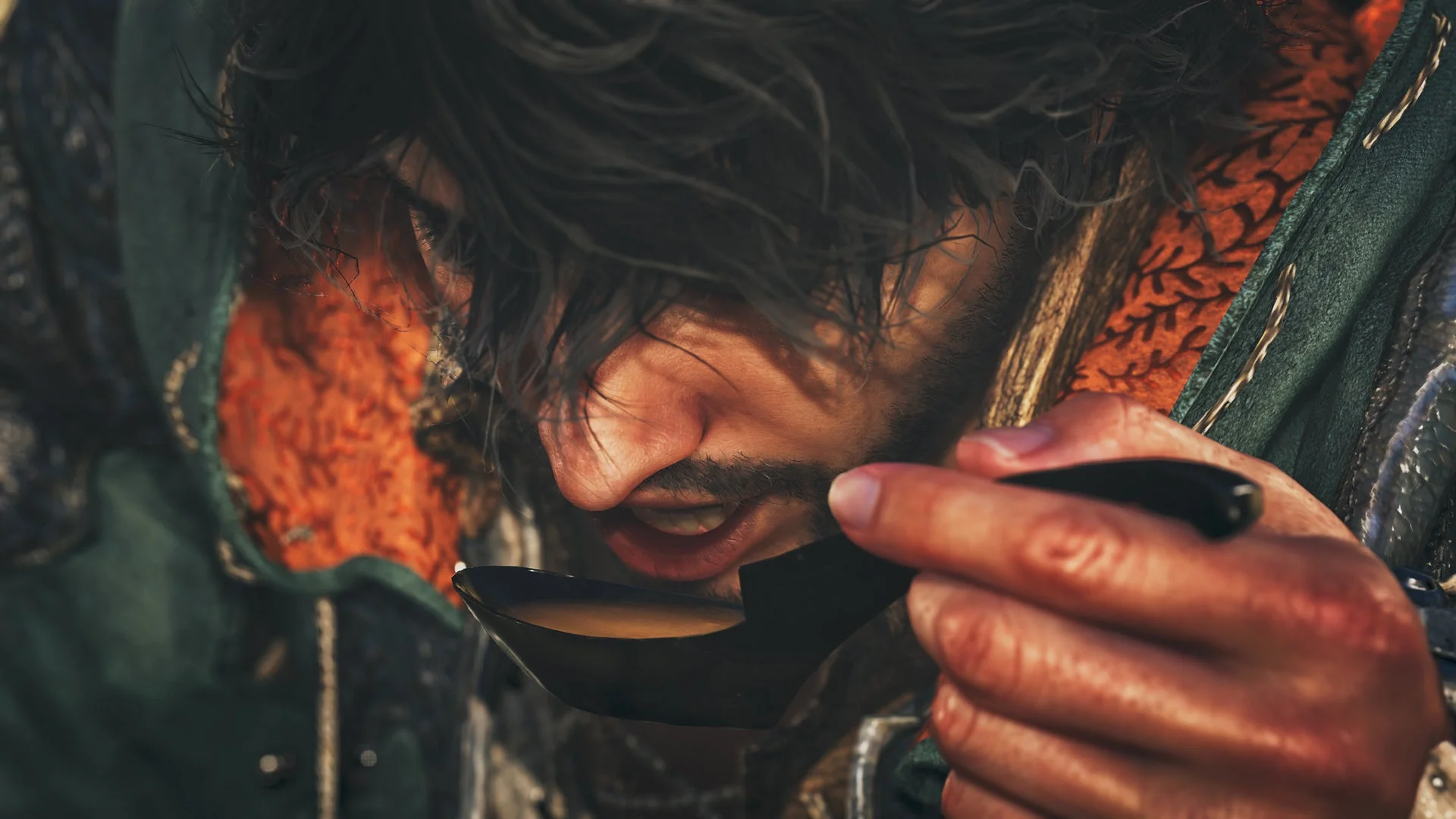 ラーメンを食べる男性