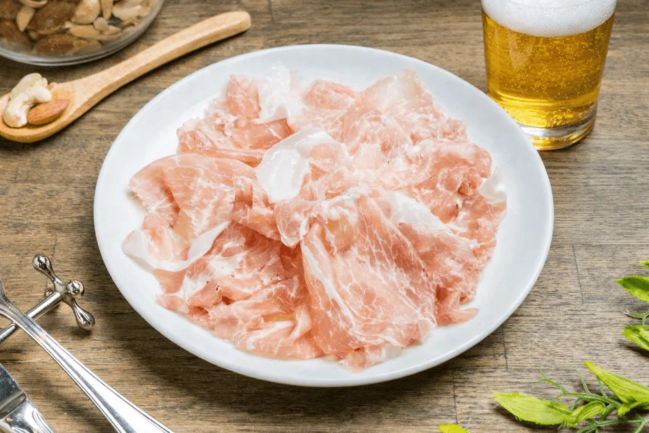 生ハムと生牡蠣、生ビール BAKKANOの生ハム