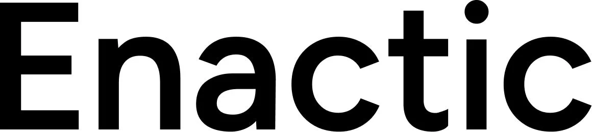 白地の背景に、黒い太字で「Enactic」と書かれたロゴ画像です。