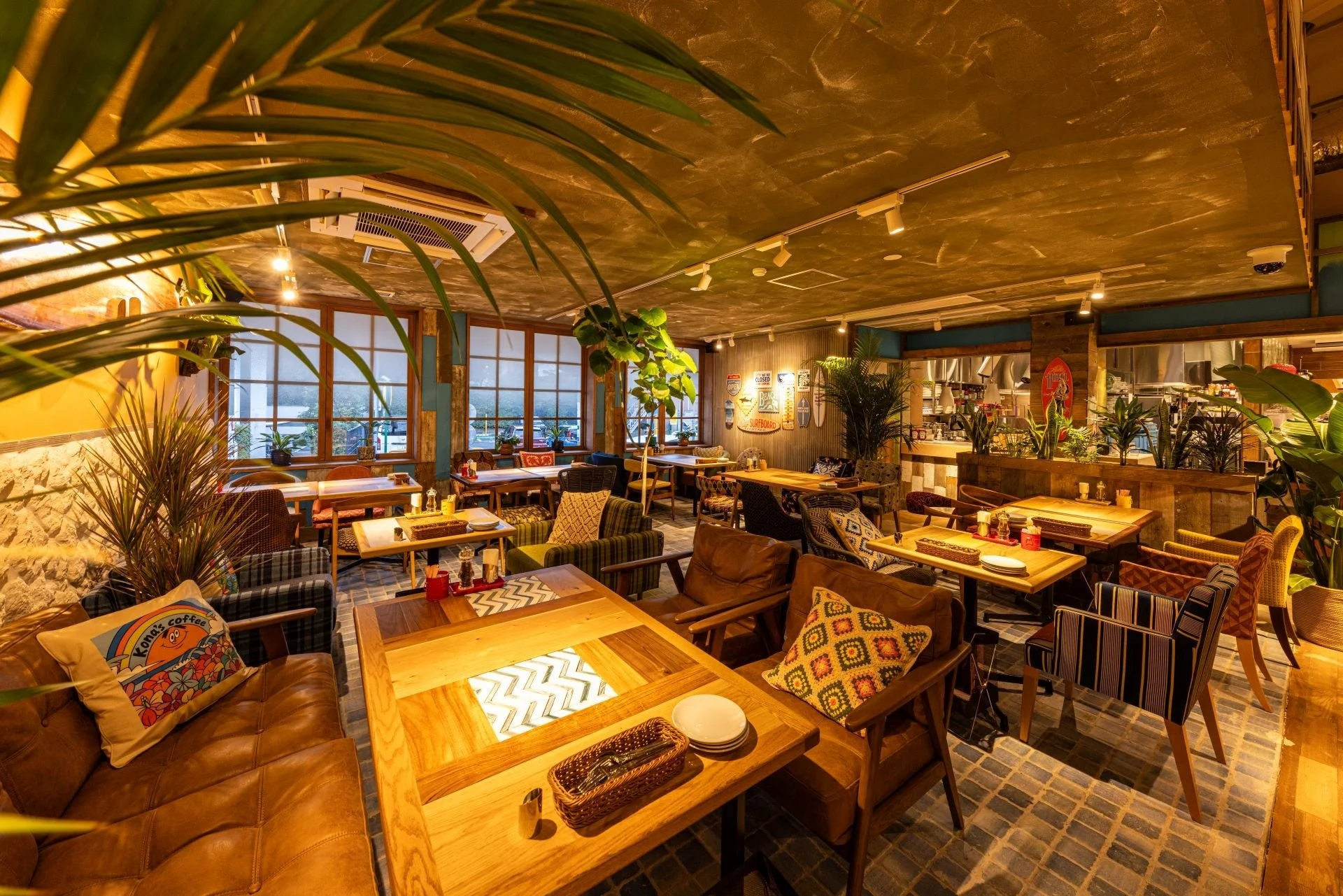 コナズ珈琲店内