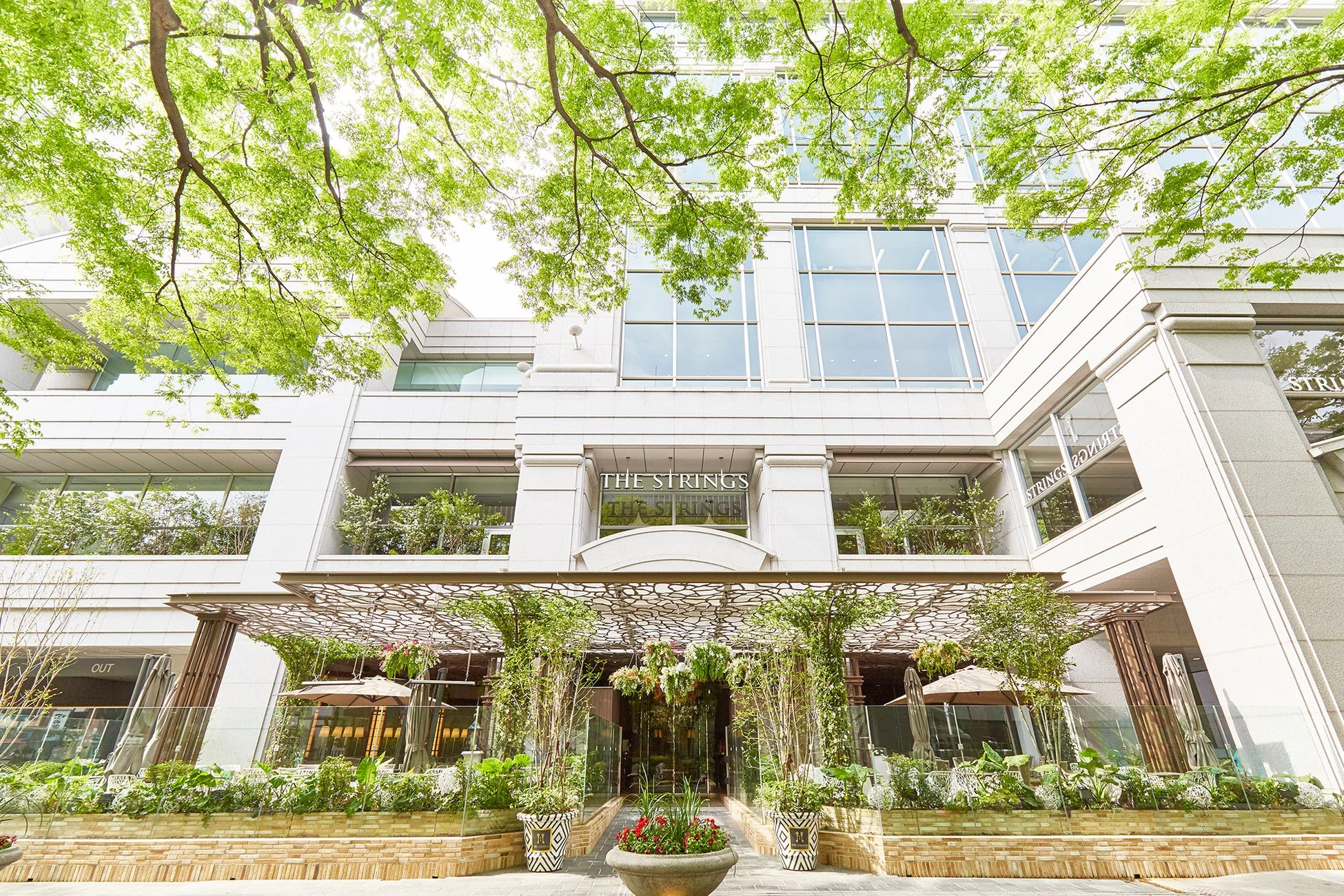 ザ ストリングス 表参道の外観