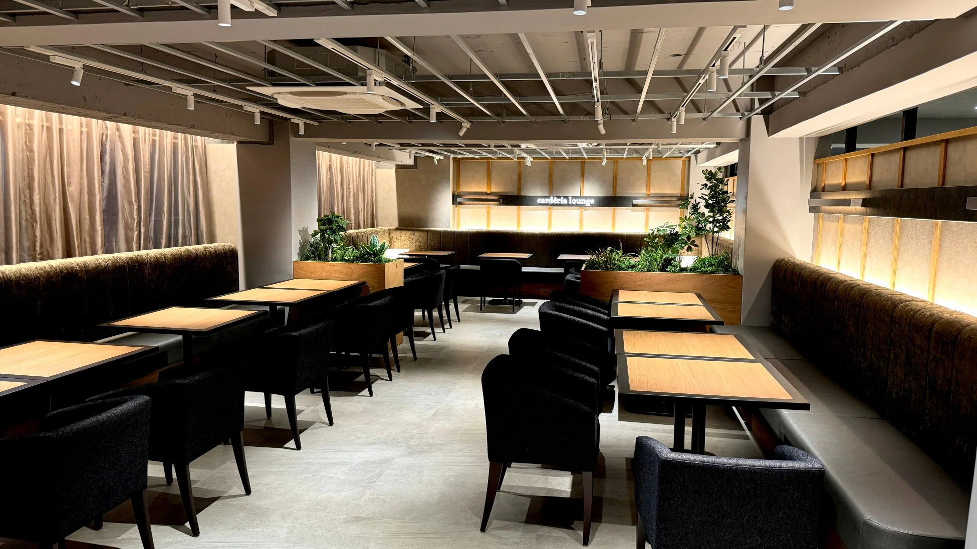 cardéria lounge 落ち着いた空間