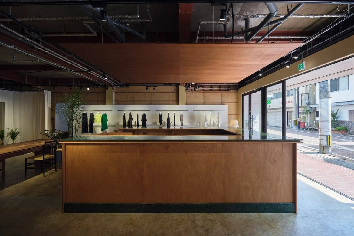 アパレルショップの店内