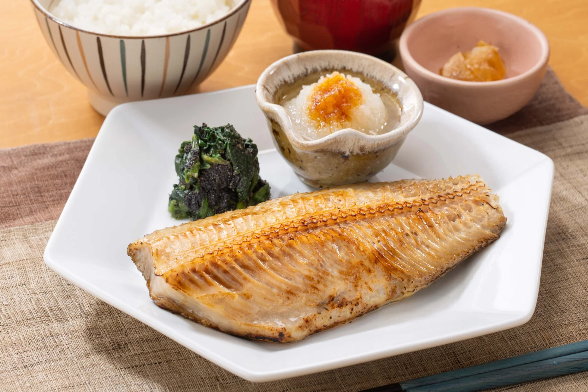 脂の乗ったしまほっけの炭火焼き