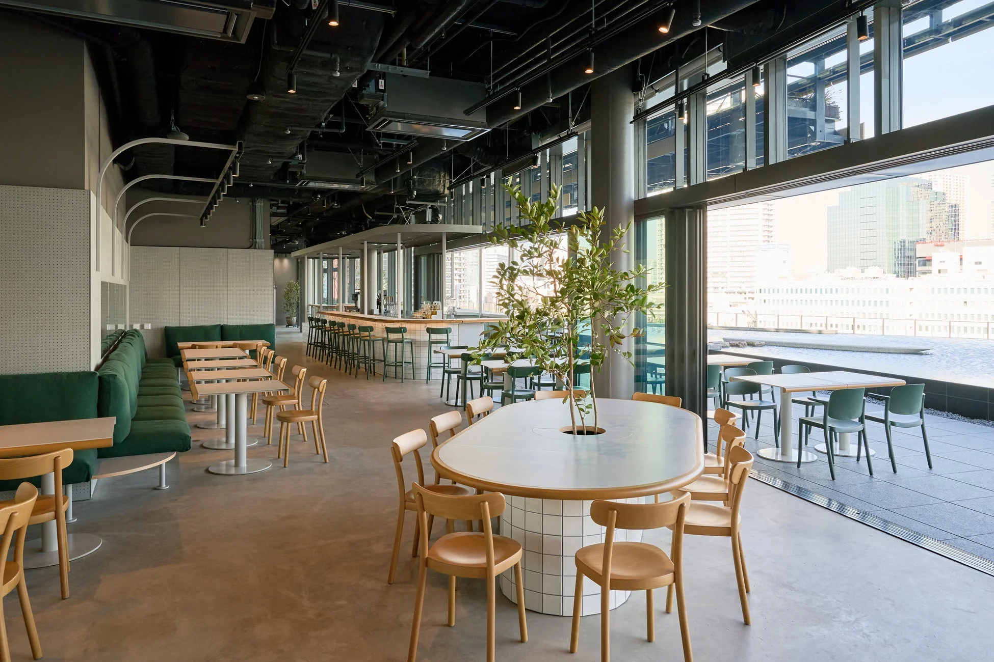 LAUBE店内/ラウンジ