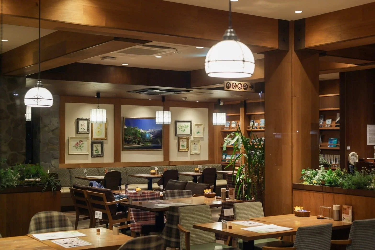 上高地あずさ珈琲の店内風景2