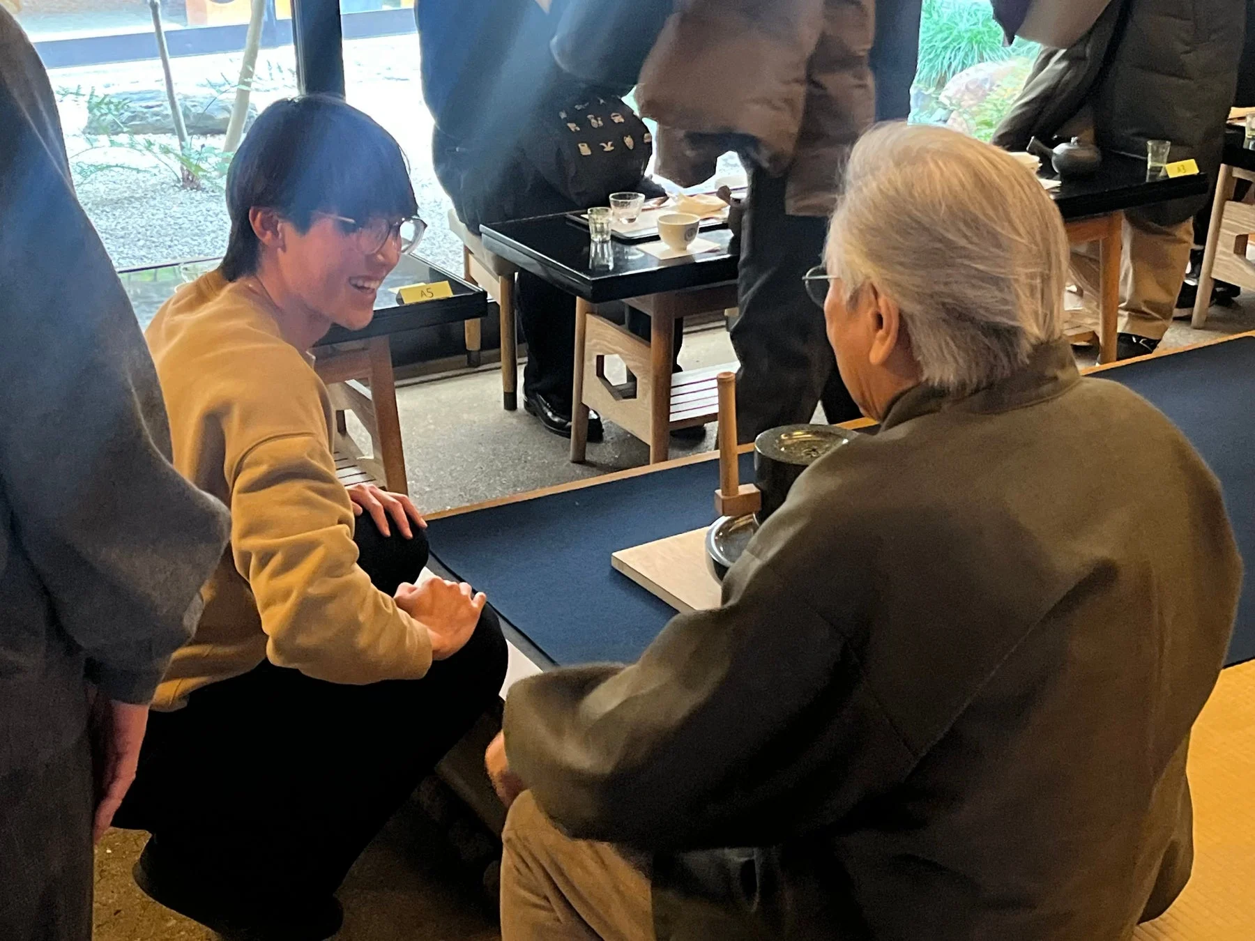 茶道,和室,会話,人物,日本人,文化体験,座敷,屋内,交流,笑顔