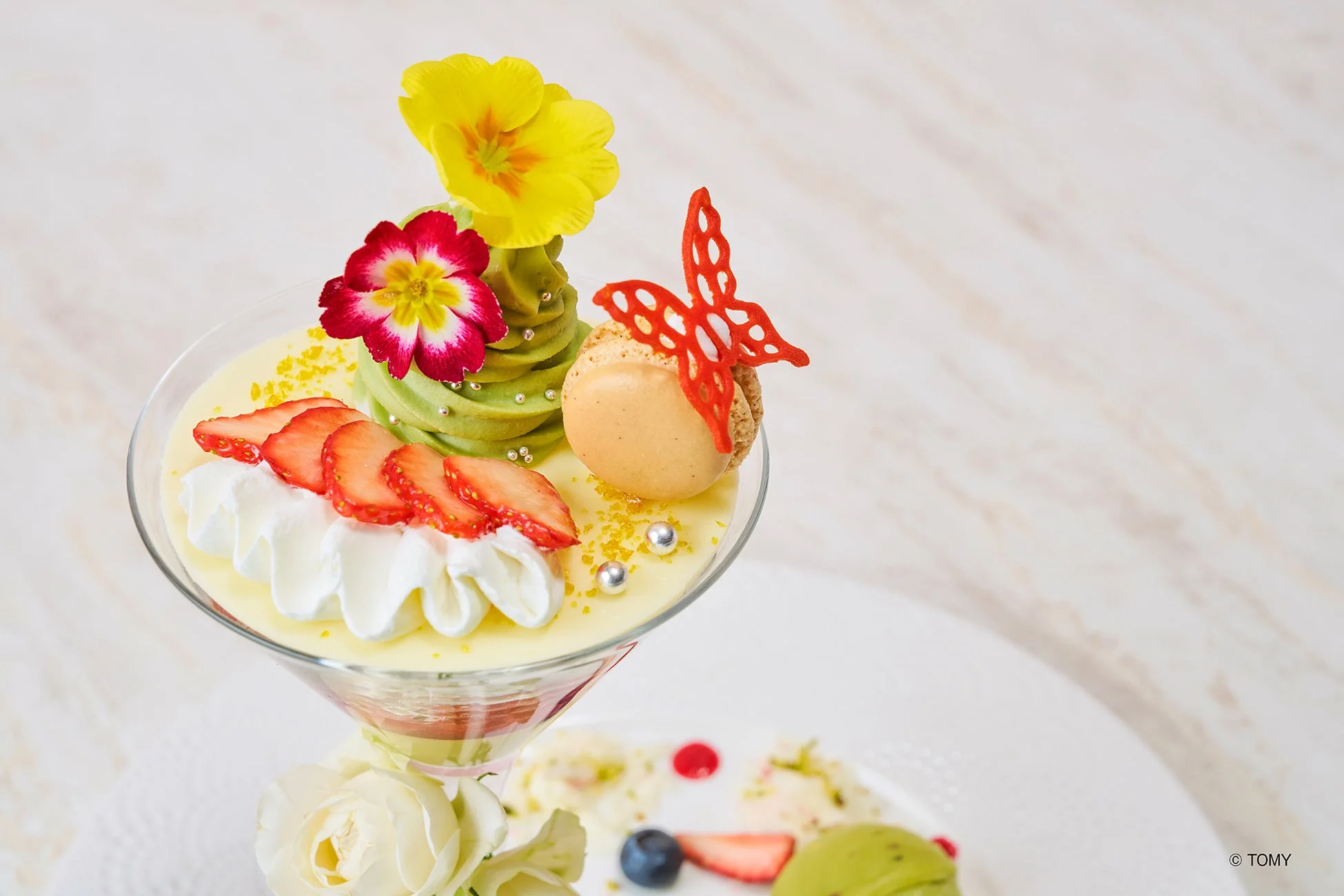 いちご&ピスタチオのリカちゃんパフェ