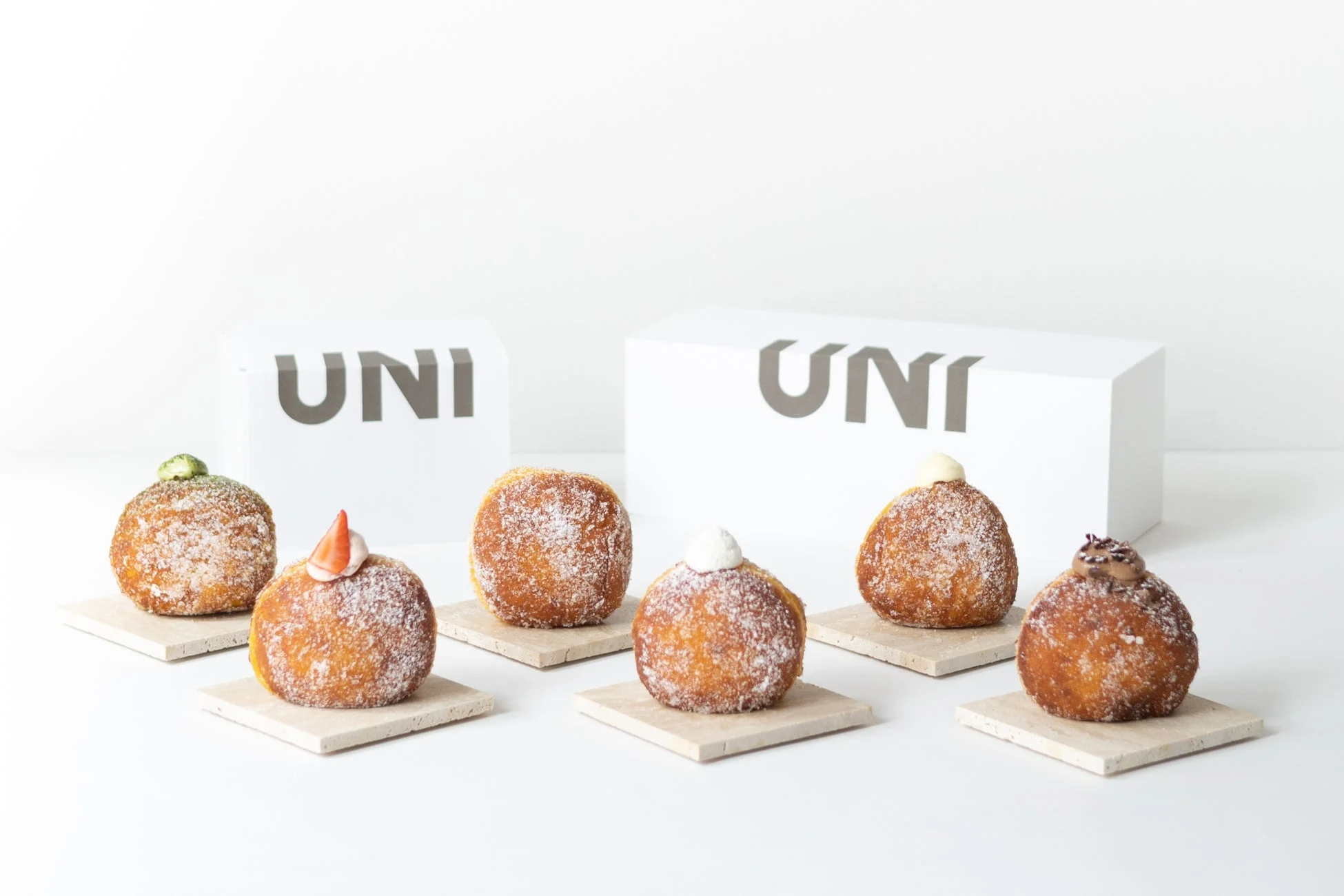 様々な種類のUNI DONUTS