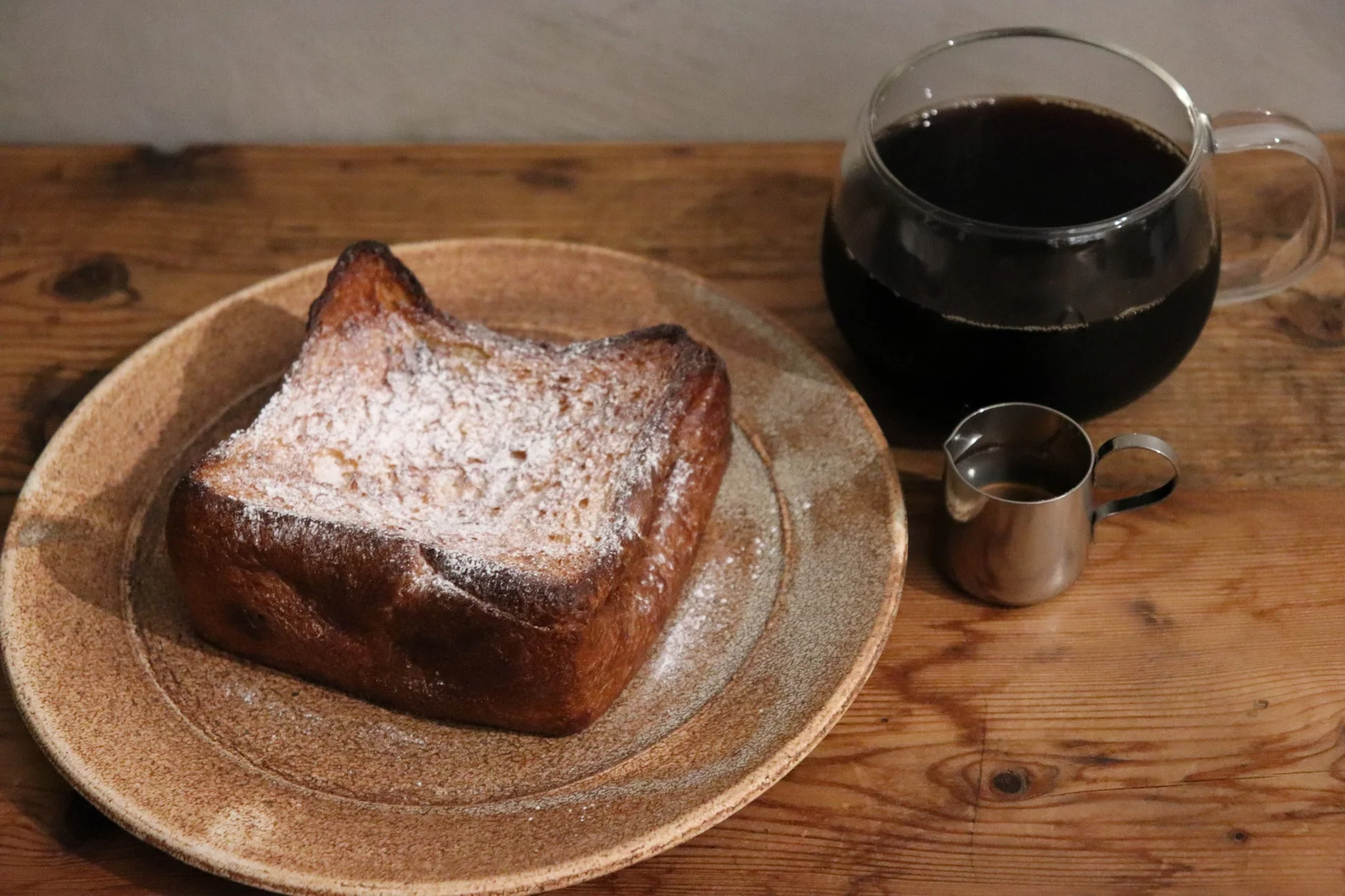 シンプルフレンチトーストとコーヒー
