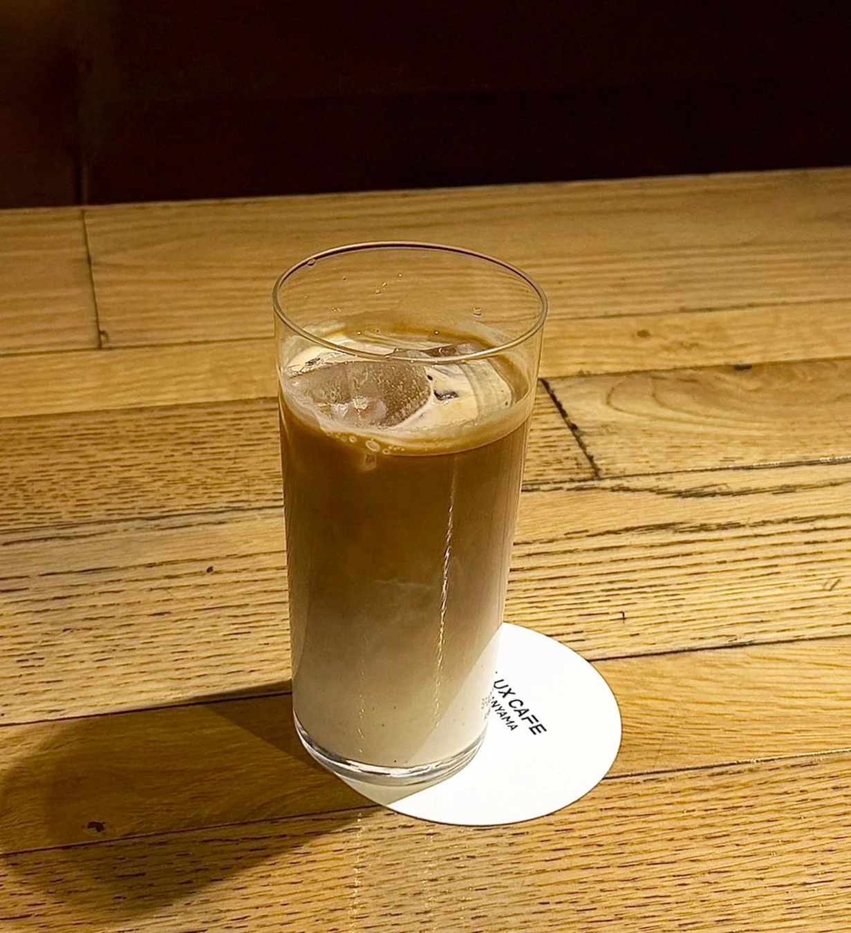 FLUX CAFEのアイスカフェラテ