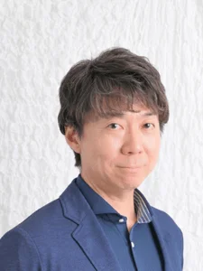 笑顔の日本人男性のポートレート