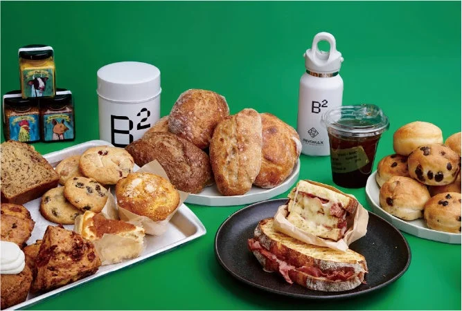 焼き菓子とパン