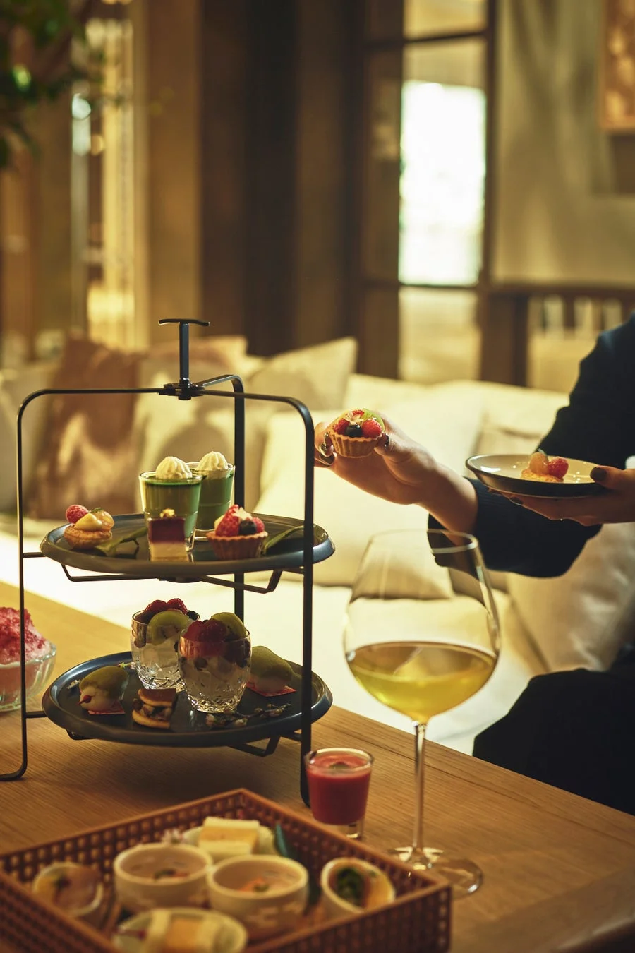 AFTERNOON TEA with MORIZO TEA Sweet Selection