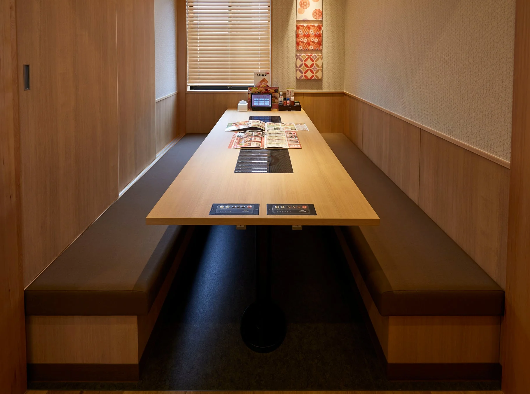 落ち着いた雰囲気の半個室