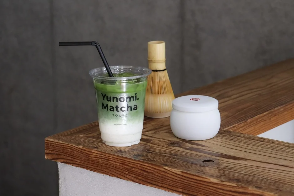 抹茶ラテと茶筅