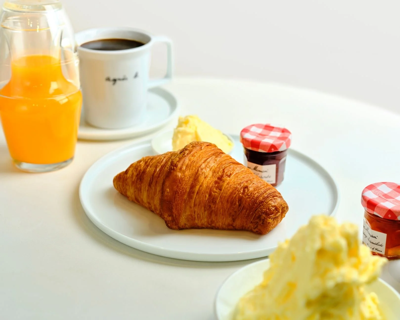 ボンヌママンのジャムとクロワッサン