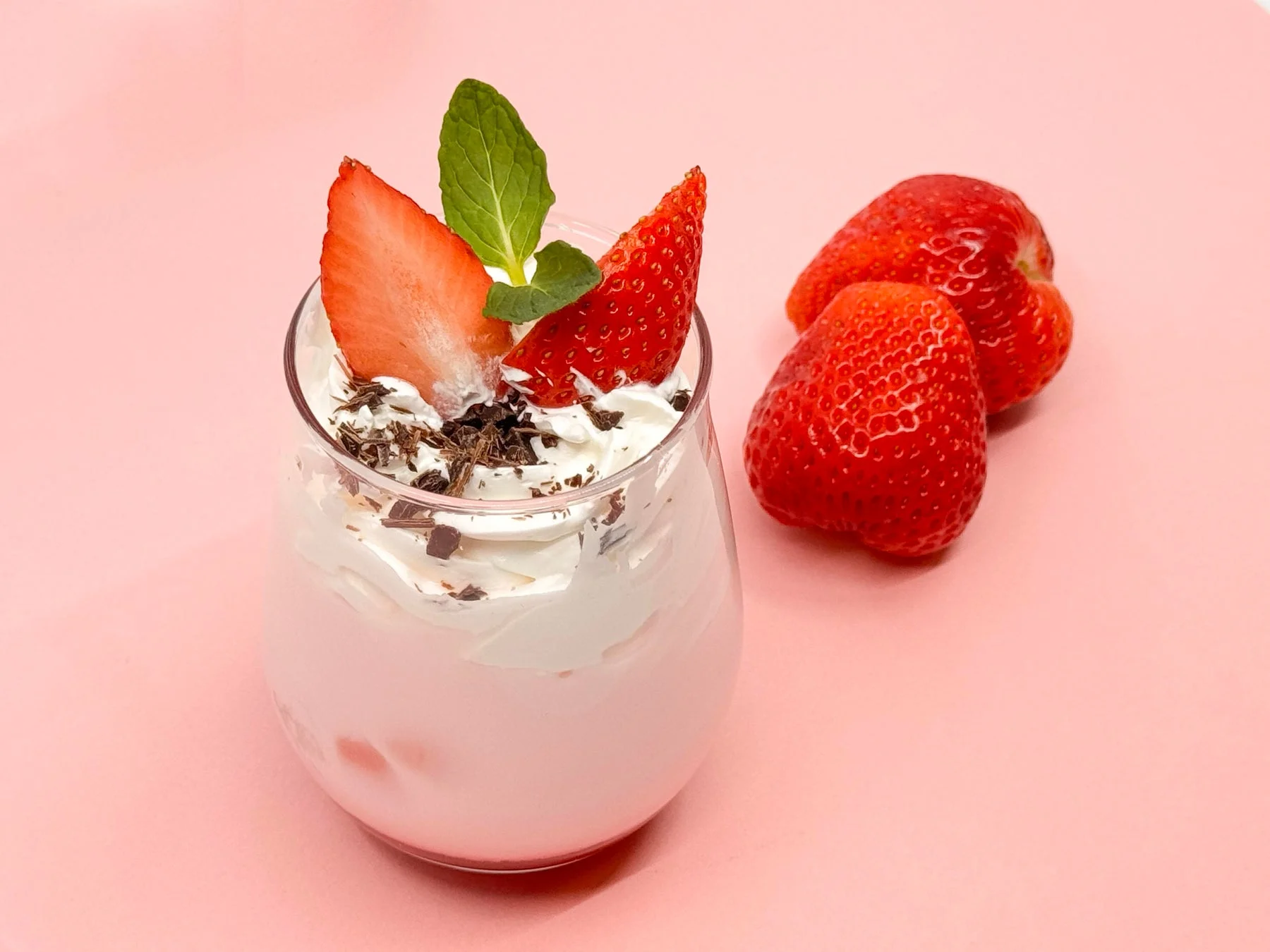 いちごのグラスデザート