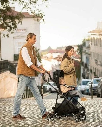 ベビーカーと家族