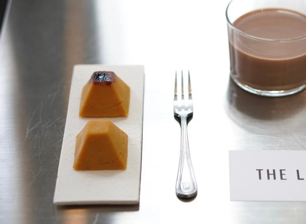 ピラミッド型デザート