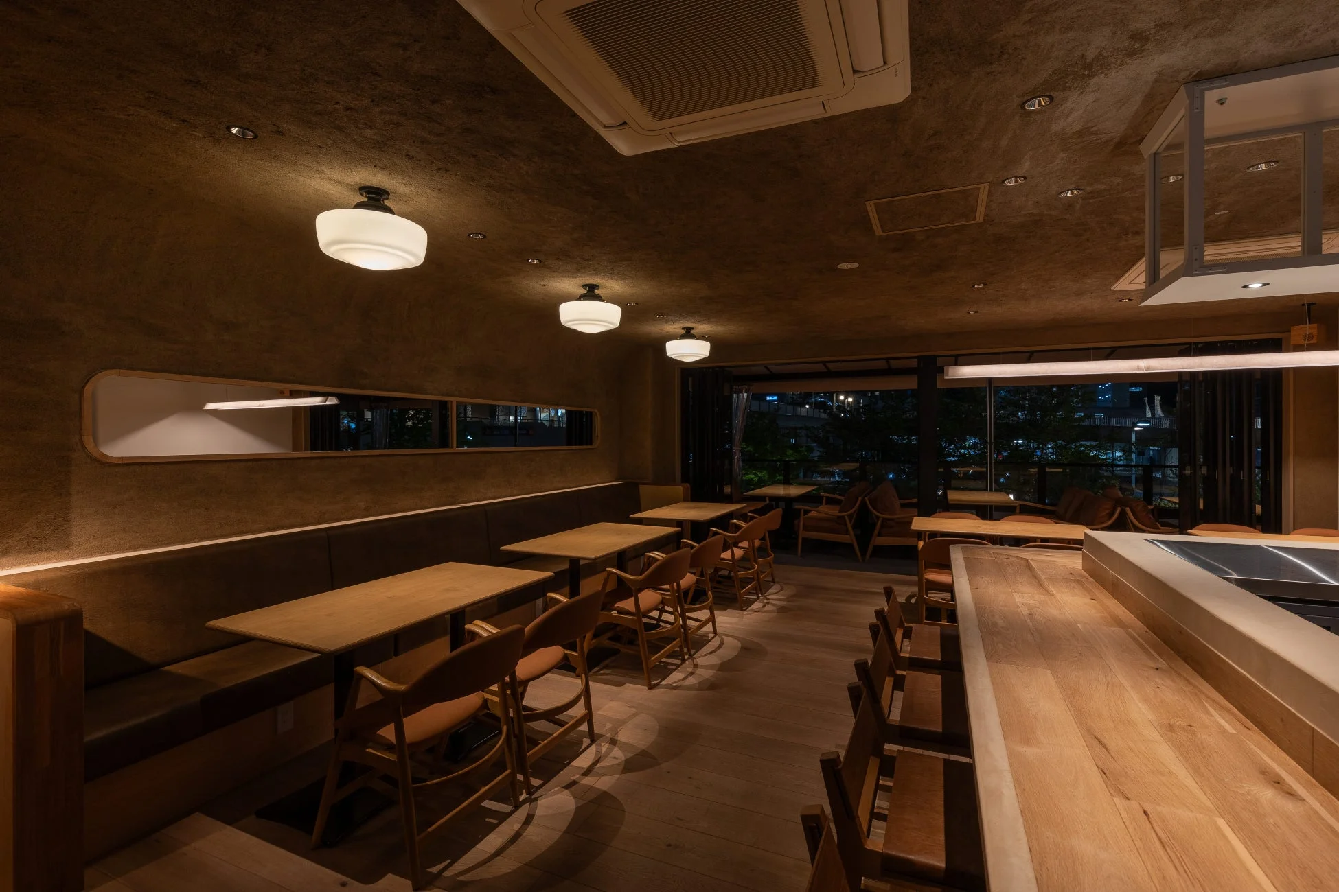 落ち着いた雰囲気のダイニング