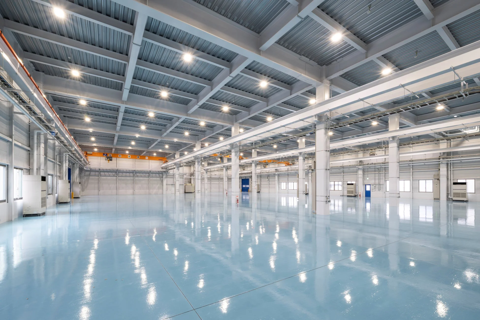 広々とした工場内部