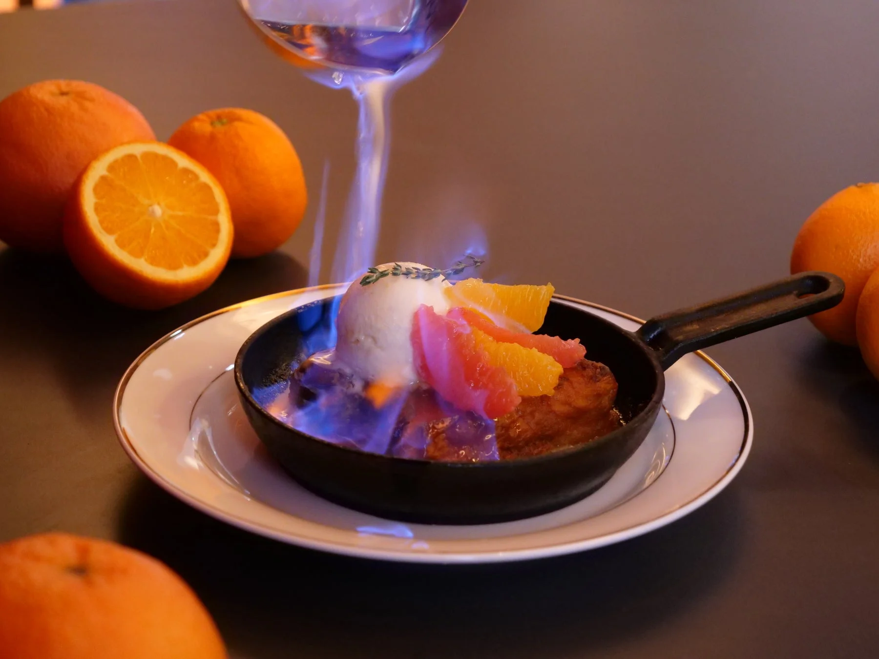 フレンチシェゼット・オランジュの調理風景