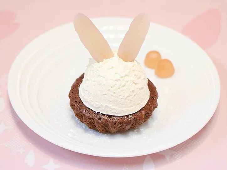 うさみみ仕立てのデザート