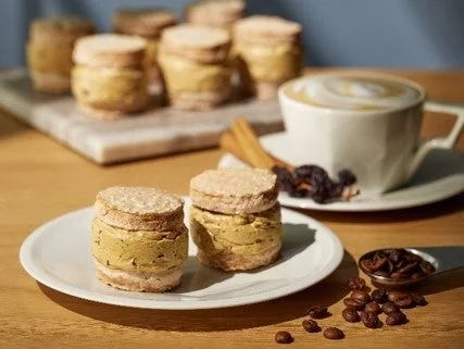 ダックワーズサンド商品イメージ