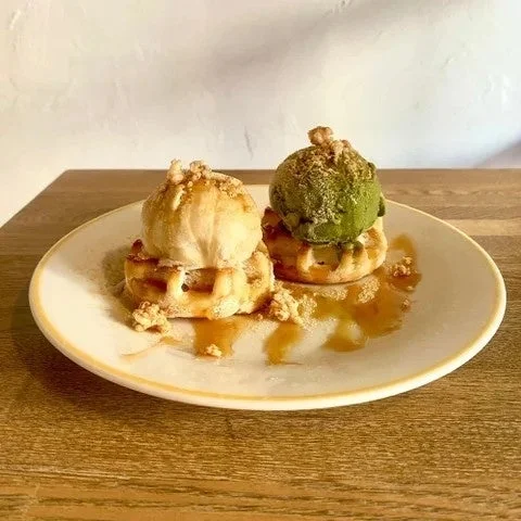 ワッフルとアイスのデザート