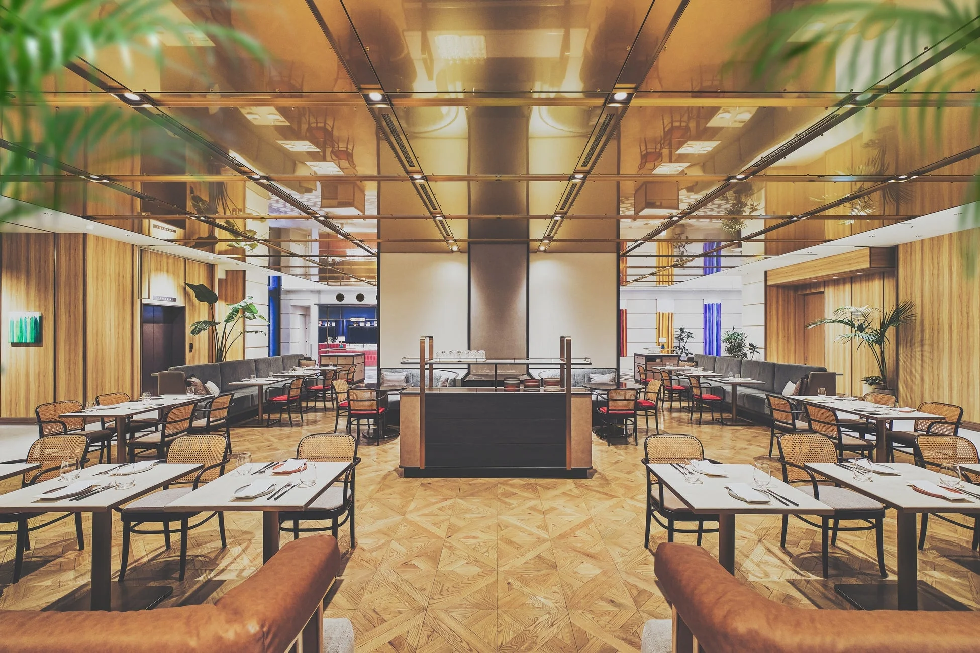 アニヴェルセルカフェ 表参道のLOUNGE