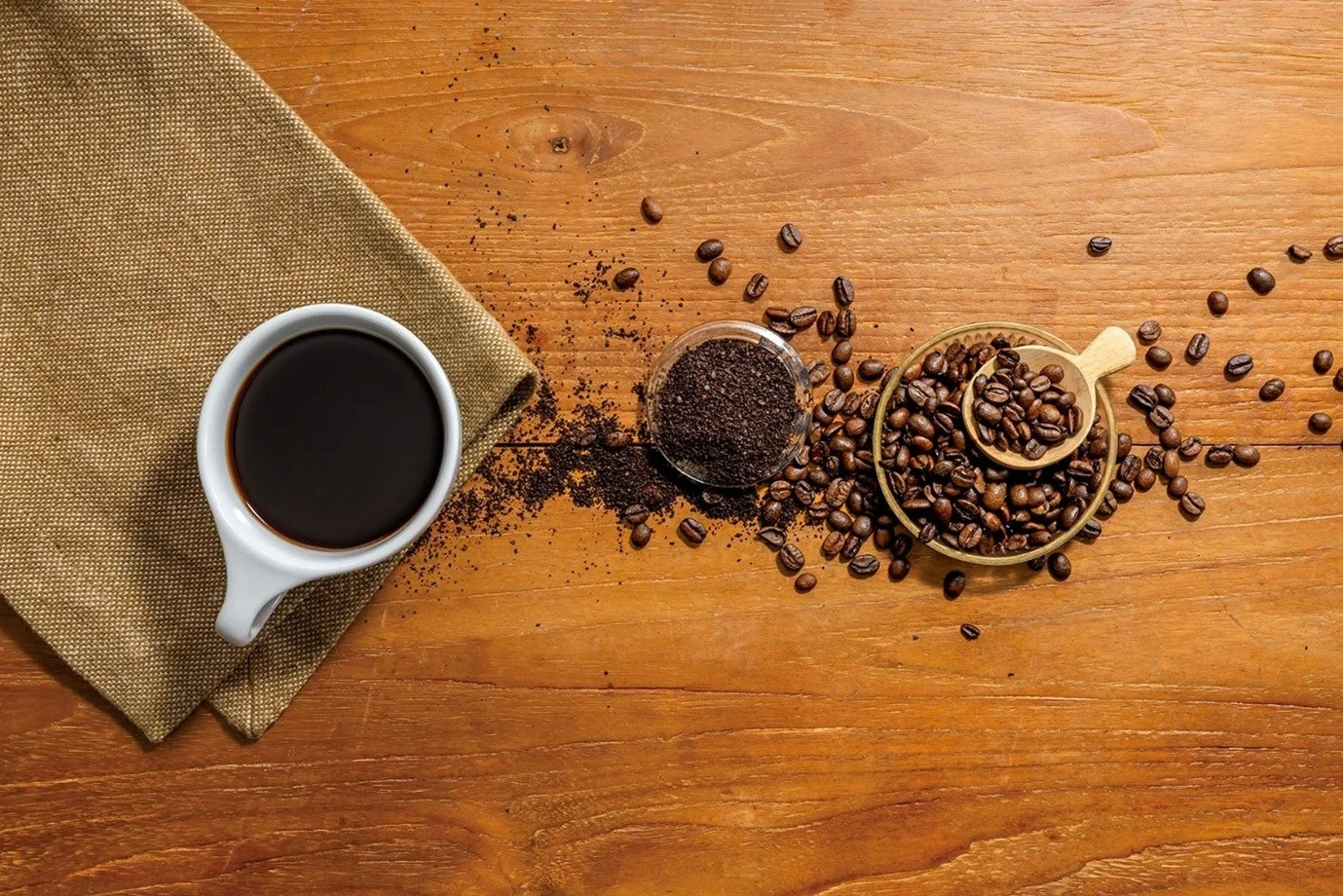 コーヒー豆とコーヒー