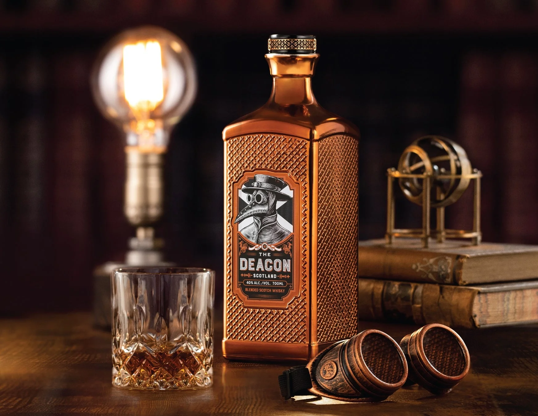 ザ・ディーコンのボトルとスチームパンク風の装飾