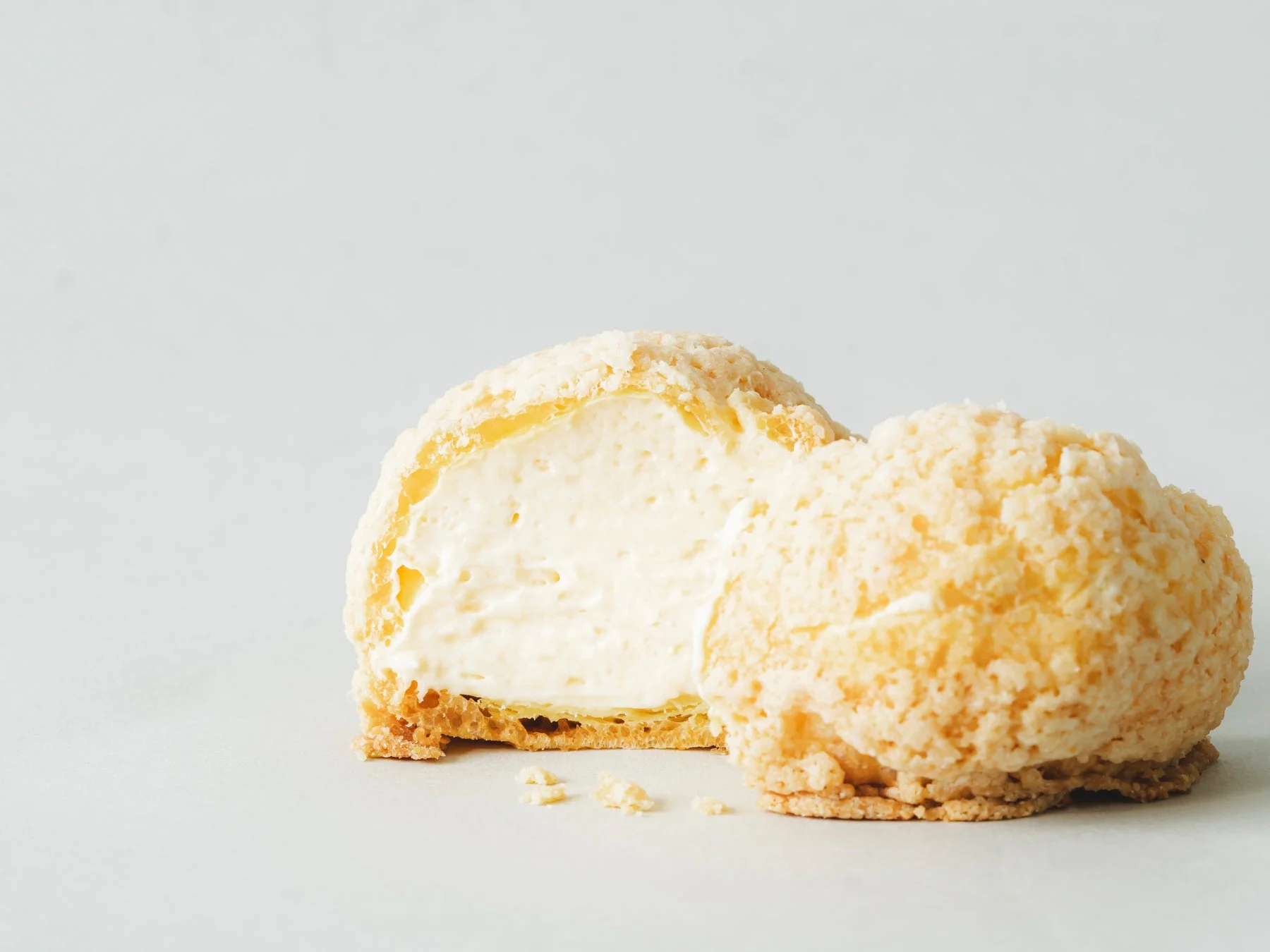 クッキー生地のシュークリーム