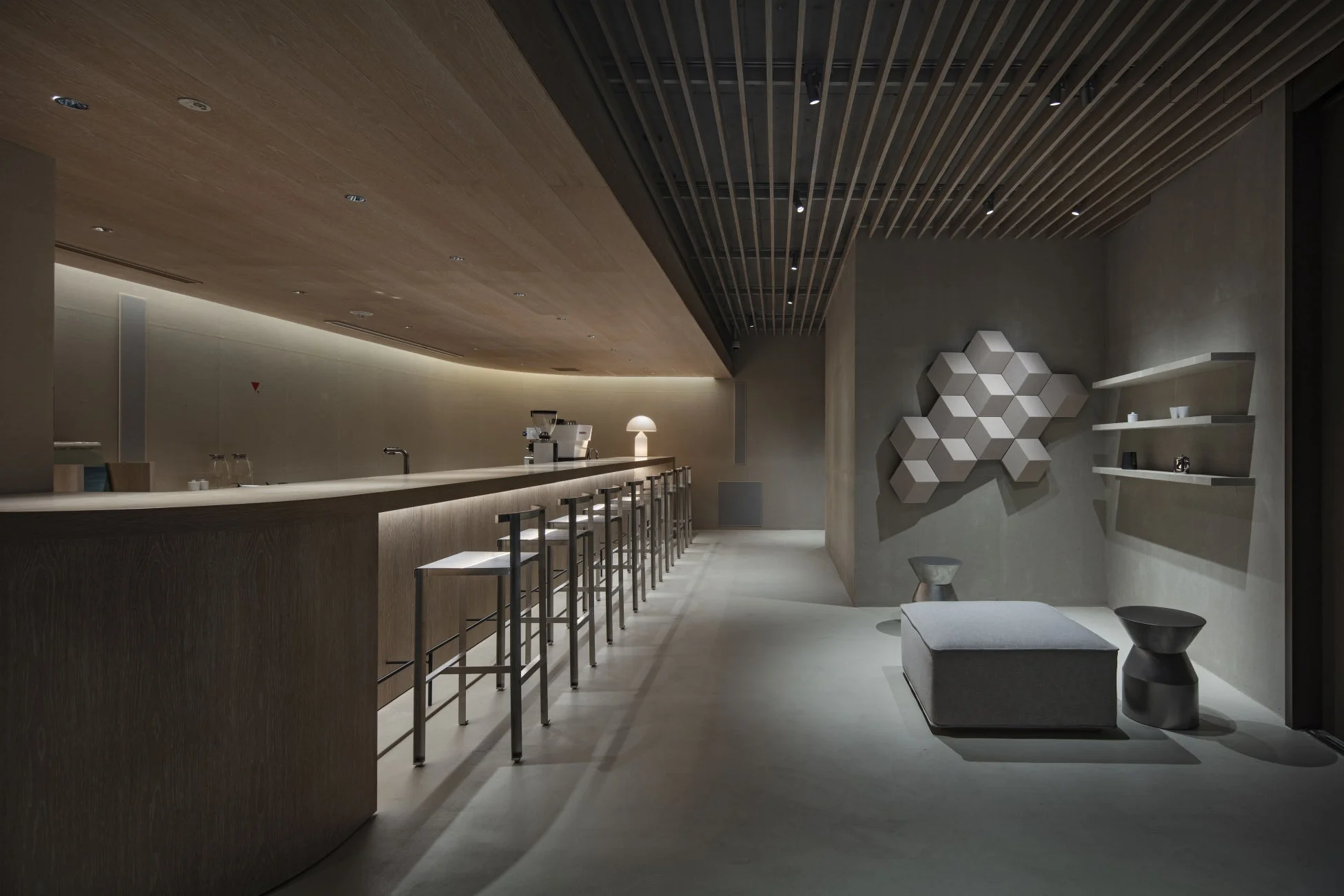 1F 流れ（Flow）カウンター