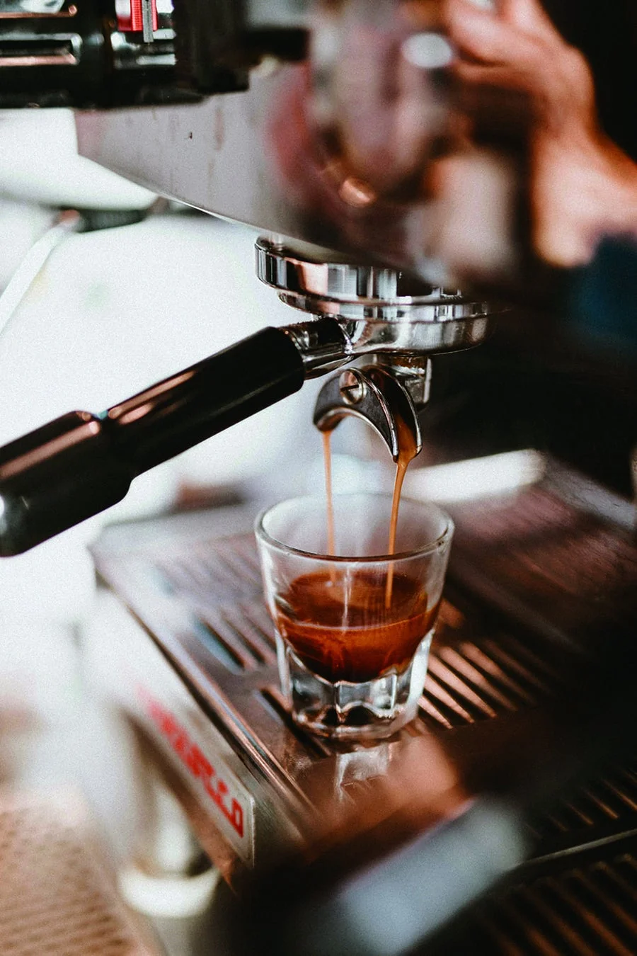 エスプレッソ抽出の瞬間