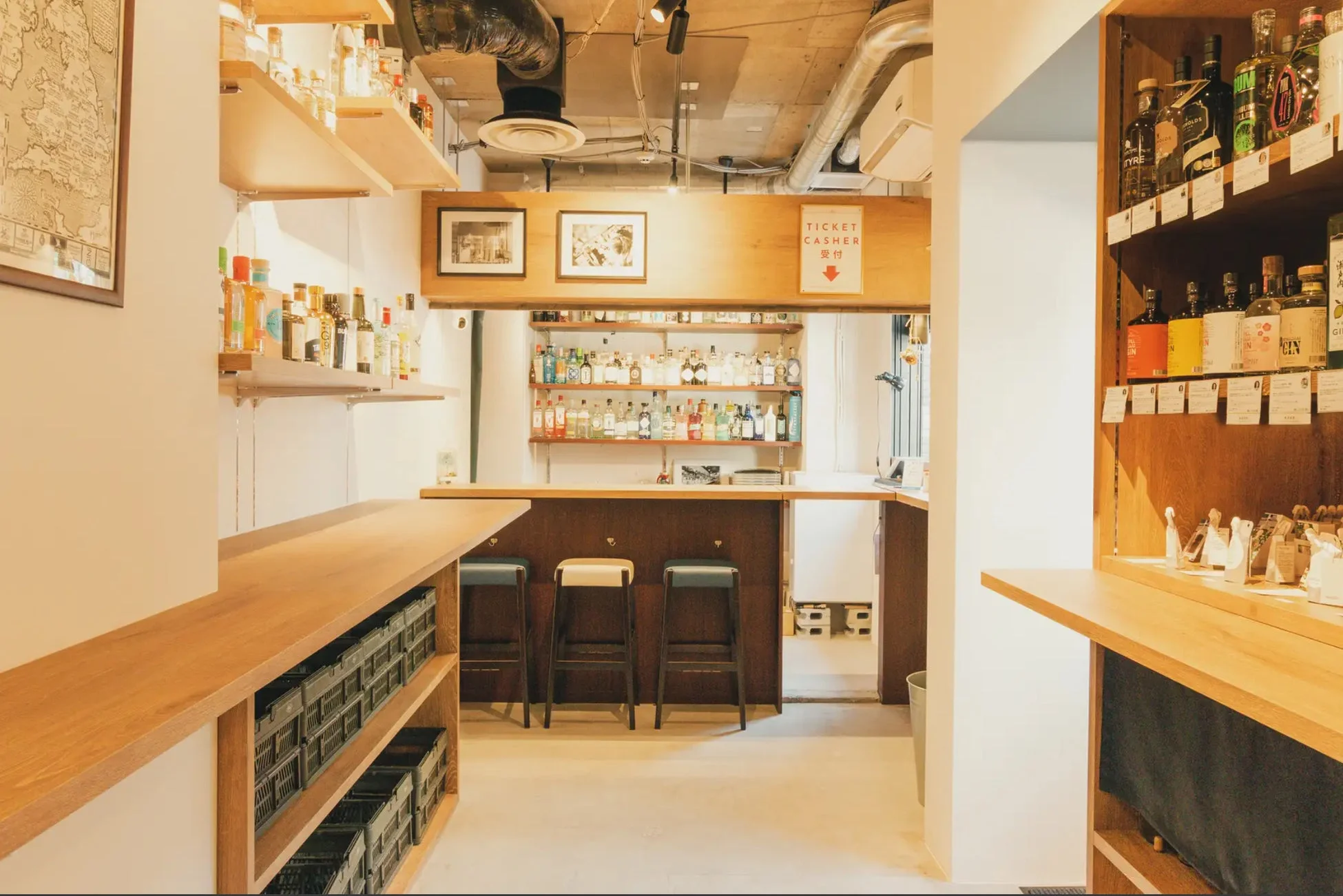 Japanese Gin Bar THE HISAKA Bar Counter
