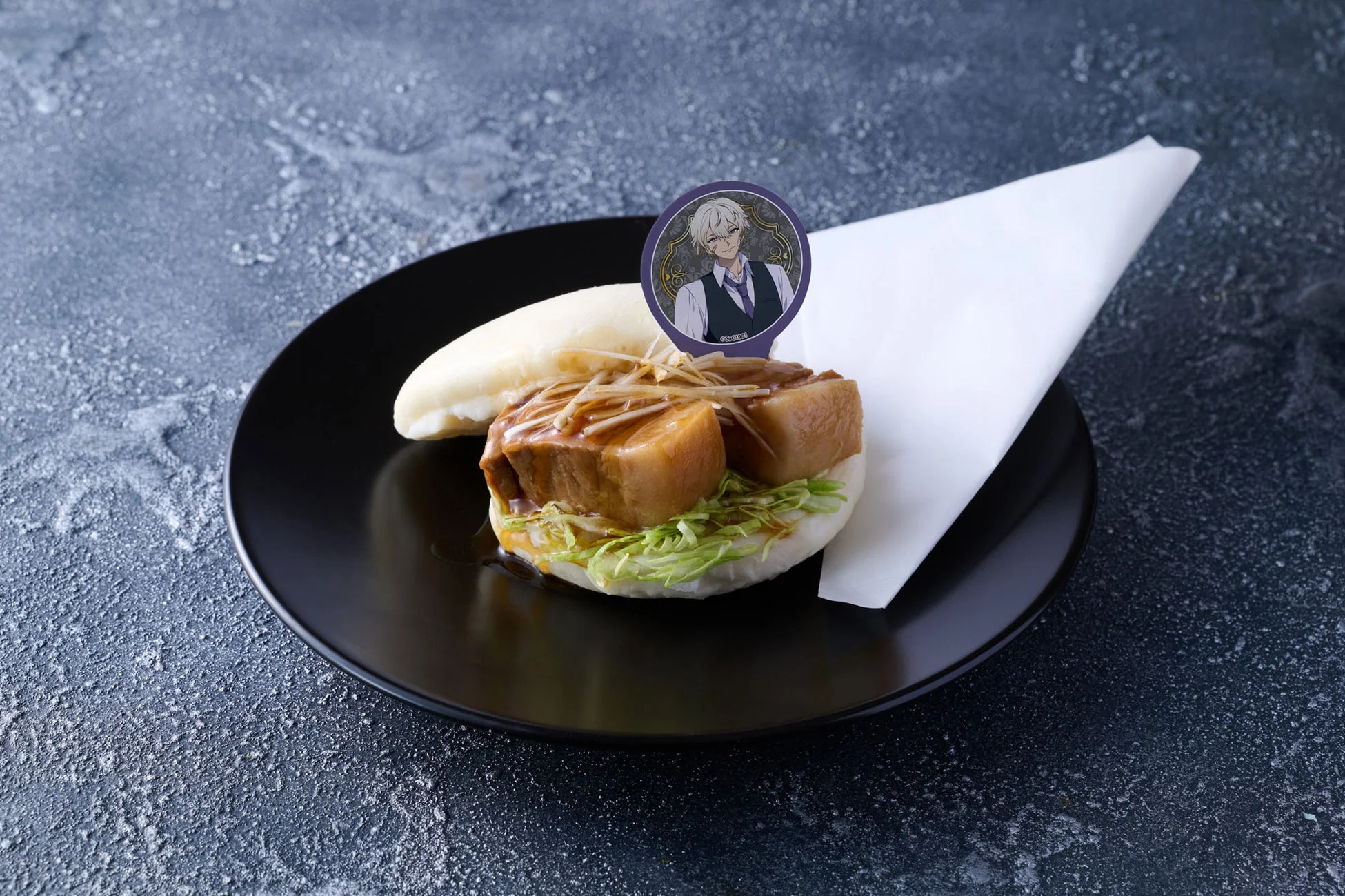 韮澤理紫の中華バーガー