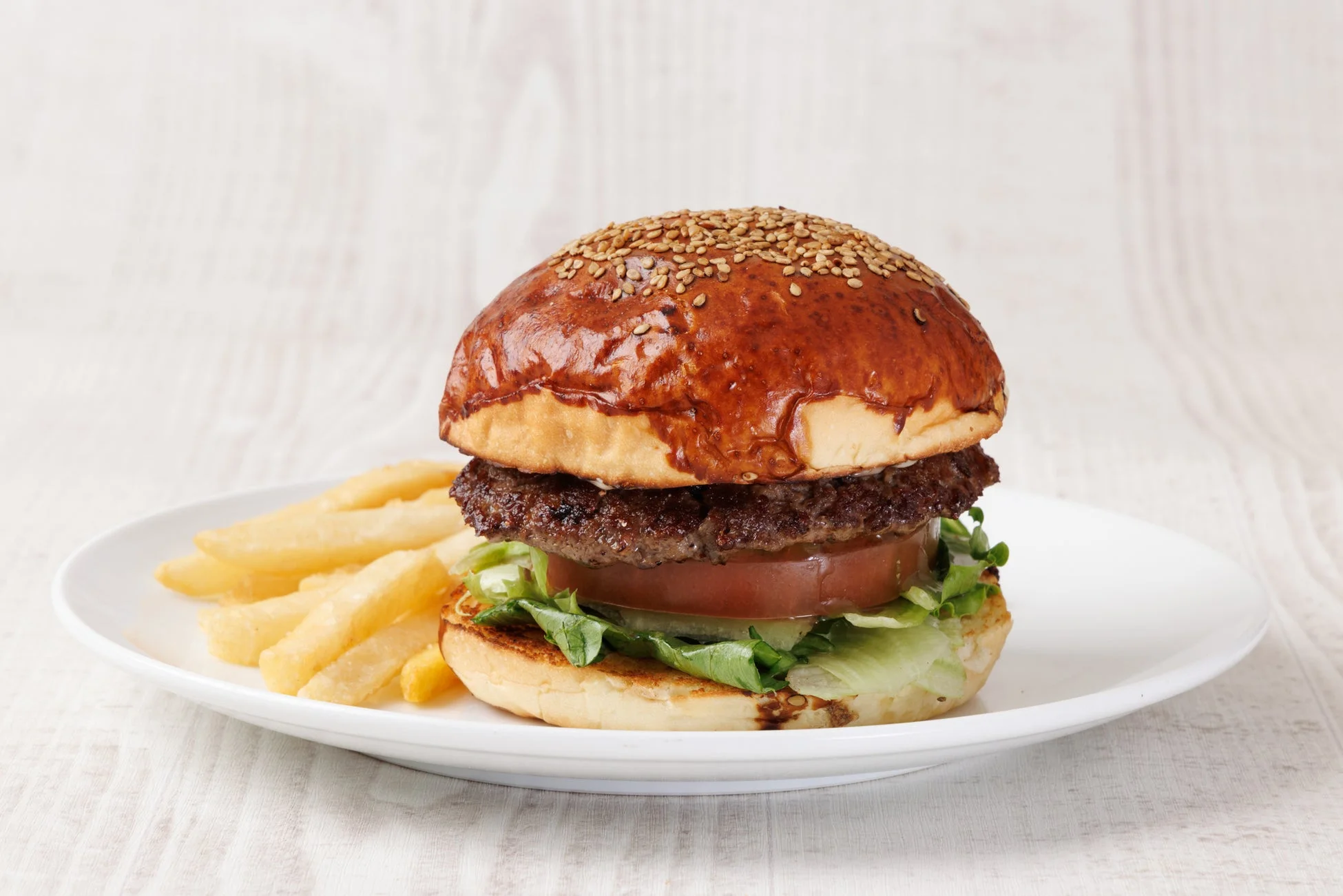 ハンバーガーとフライドポテト